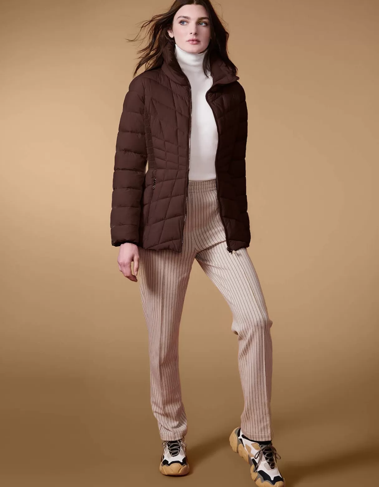 Women Bernardo Fashions Jackets>Latitude Flare Short Puffer Jacket